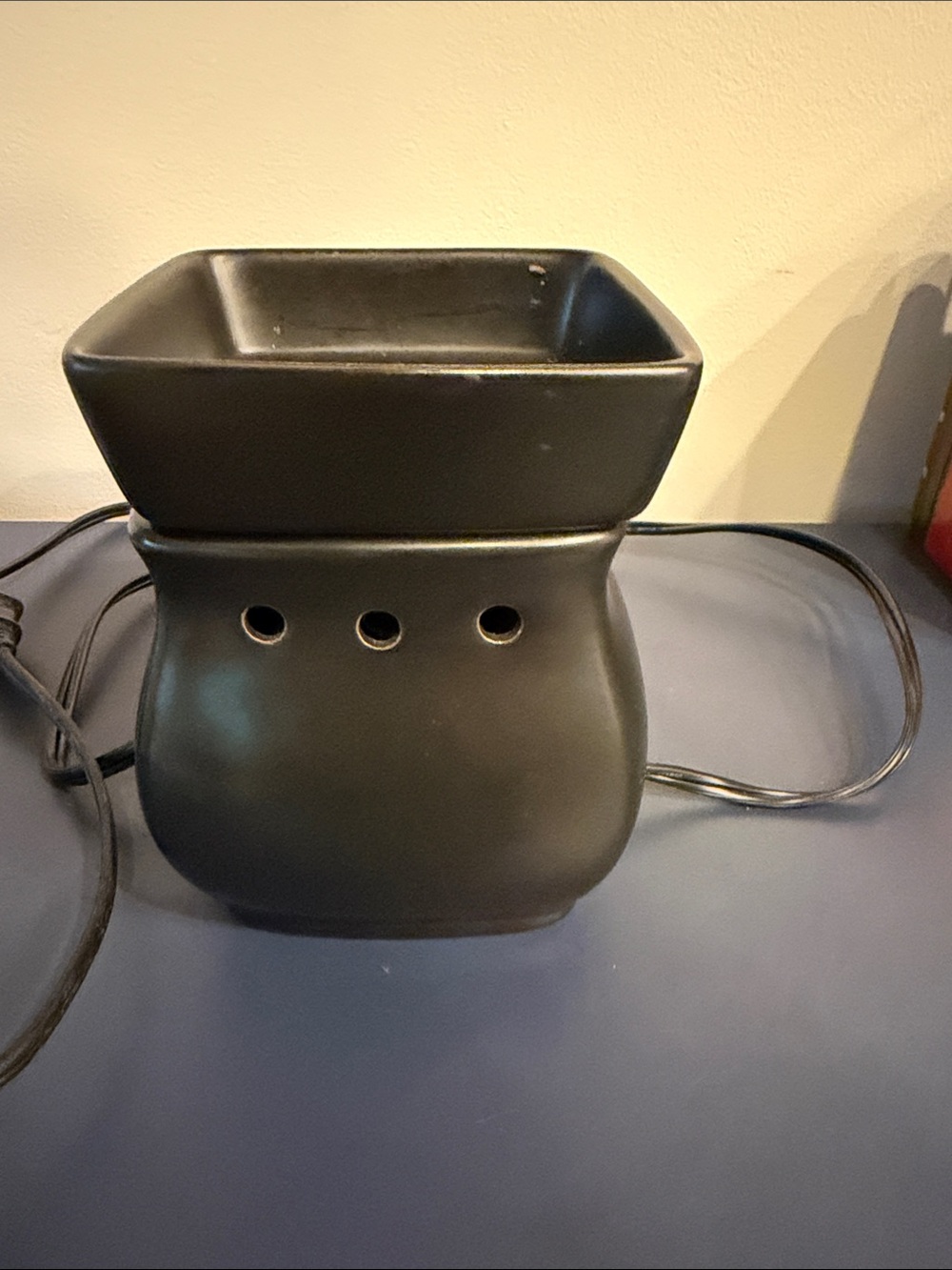 Scentsy Matte Black Ceramic Classic Curve Fragrance Warmer